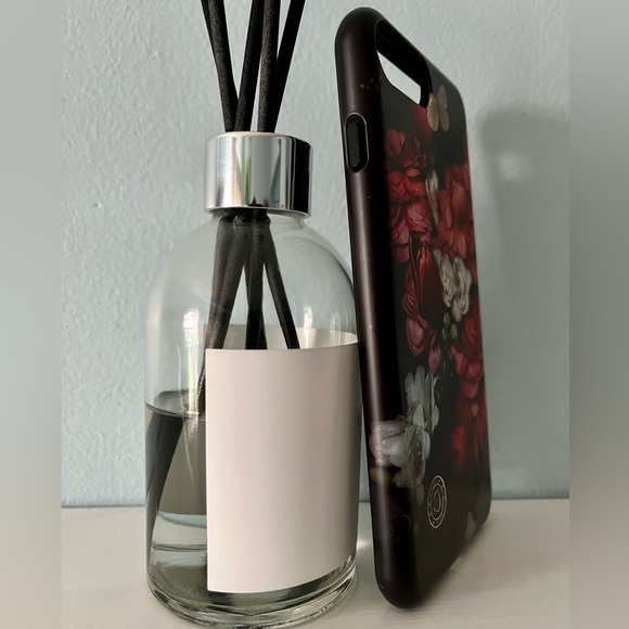 Apple iPhone 8 Plus Tough Case in Matte Floral Design by Jamie Beck - Picture 6 of 9